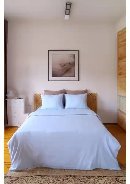 Hazal Moosh Çift Kişilik Lastikli Çarşaflı Nevresim Takımı: Şık ve Konforlu Yatak Odası Seçeneği