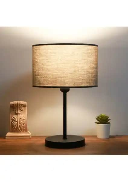 Homing Antrasit Kumaş Metal Gövdeli Abajur Modern İç Mekanlar İçin Şık ve Dayanıklı Aydınlatma Çözümü