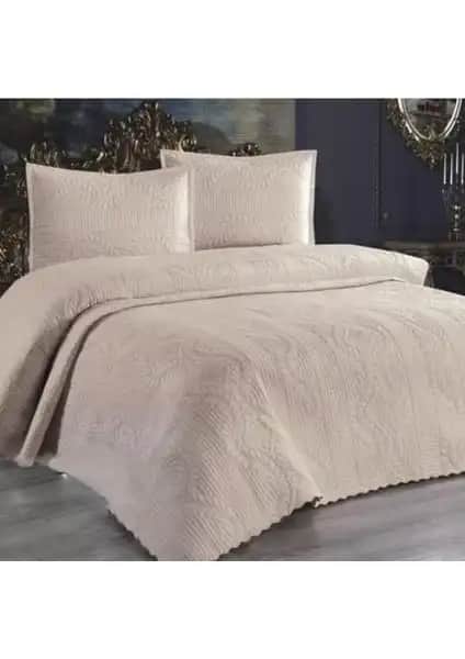 Kadınca Dükkan Çift Kişilik Mikrofiber Pamuk Yatak Örtüsü Takımı: Konfor ve Estetiğin Uyumuyla Yatak Odası Dekorasyonu