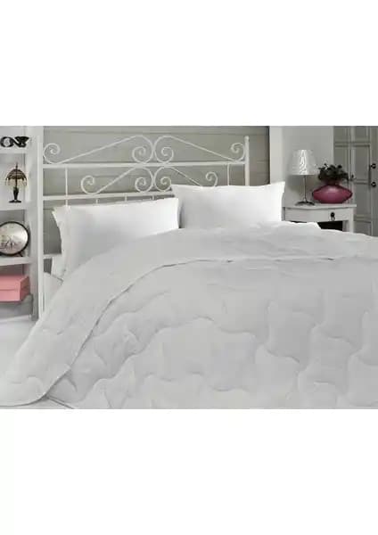 Komfort Home Çift Kişilik Mikrofiber Yorgan Seti: Sağlıklı ve Konforlu Uyku Deneyimi