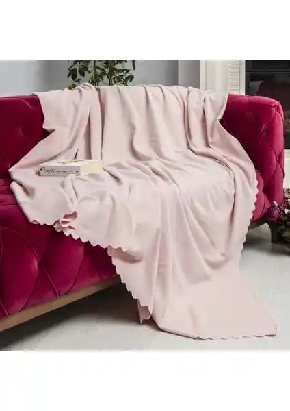 Latuda Concept Kaymaz Koltuk Örtüsü: Estetik ve Konfor Sunan Çok Amaçlı Koruma Çözümü