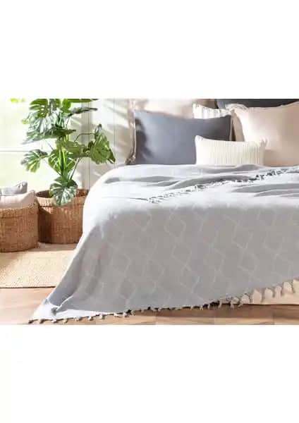Madame Coco Basıle Çift Kişilik Yatak Örtüsü Modern ve Şık Tasarım