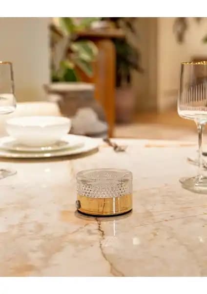 Madame Coco Claire Dokunmatik Abajur: Modern ve Şık Kablosuz Aydınlatma Çözümü