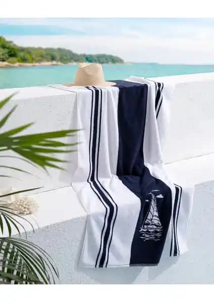 Madame Coco Voilier Plaj Havlusu: Şık ve Fonksiyonel Pamuklu Deniz Temalı Tasarım
