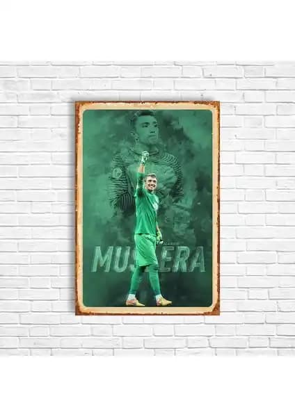 Muslera Retro Ahşap Poster ile Evinize ve Ofisinize Şık Spor Temalı Dekorasyon