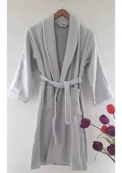 My Sweet Baby Kadife Çocuk Bornozu: Şık ve Konforlu Banyo Sonrası Giyim Seçeneği