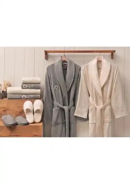 Özdilek Wedding Gri Krem Aile Bornoz Seti: Şık ve Konforlu Banyo Deneyimi İçin Ideal
