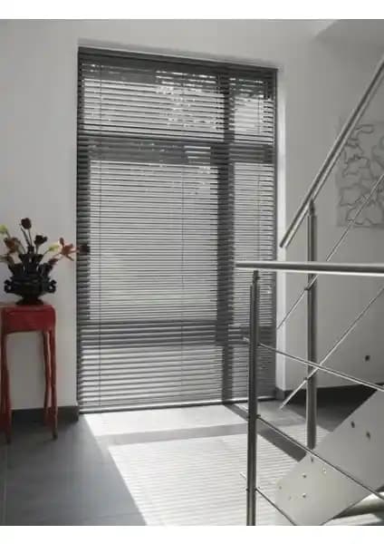 Pera Store Metal Jaluzi 25 Mm ile Modern ve Fonksiyonel İç Mekan Perde Çözümü