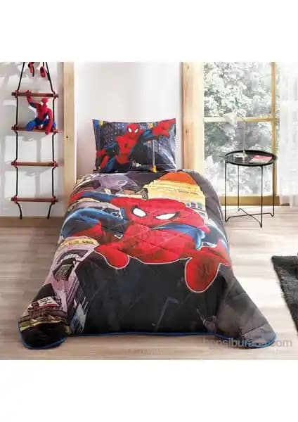 Taç Spiderman In City Çocuk Yatak Örtüsü ve Yastık Kılıfı Seti 160x220 cm