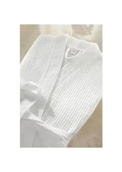 Varol Orfe Serisi Pike Otel Bornozu: Yüksek Kalite ve Şıklık Sunan Konforlu Tekstil Ürünü