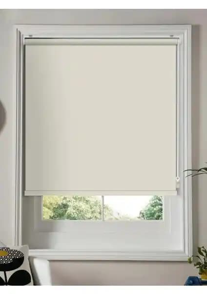 Venassa Blackout Stor Perde: Güneş Işığını Engelleyen Modern ve Estetik Perde Seçenekleri