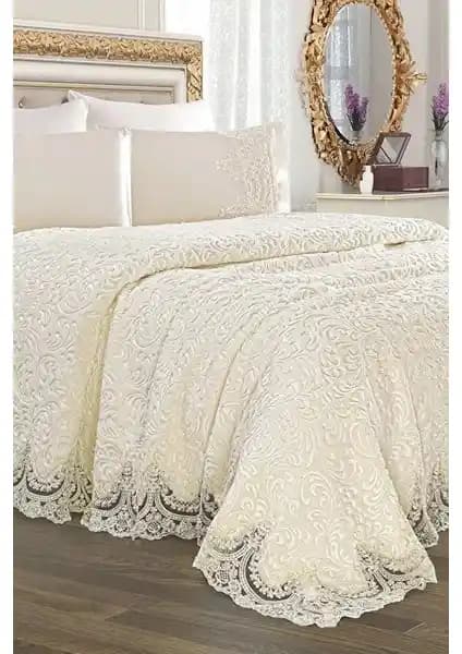 Yarençeyiz Dantelli Gelin Battaniye Seti: Şık ve İşlevsel Yatak Takımı Seçenekleri