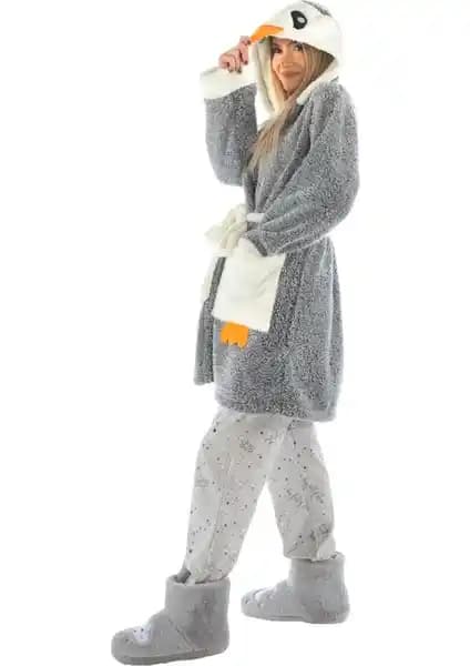 Zeynep Tekstil Penguen Nakışlı Kapşonlu Wellsoft Bornoz: Konfor ve Şıklık Bir Arada