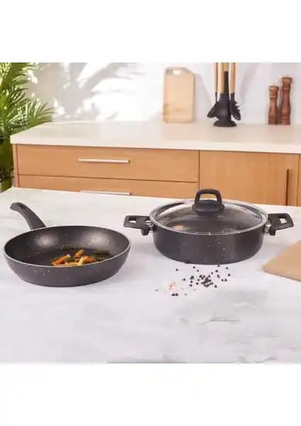 Karaca Biogranit Blackgold ve Lavonni Granit Tencere Setleri Karşılaştırması