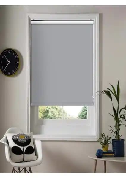 Kidmex Ithal Bambu Açık Gri Stor Perde ve Story Siyah Güneşlik Stor Perde Karşılaştırması