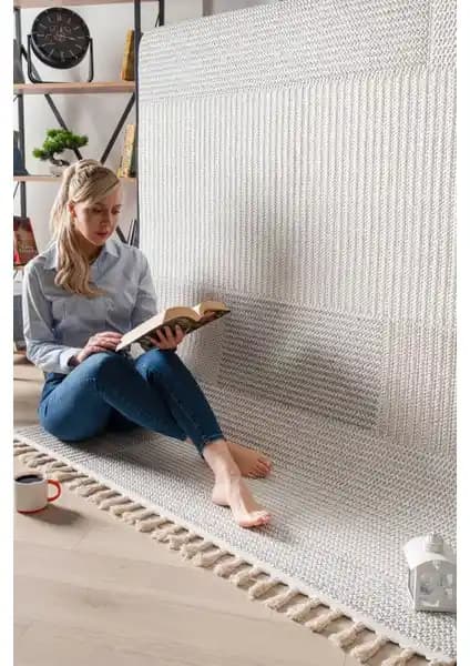 Melaris Korya ve Venucci Quincey Halıları Karşılaştırması: Özellikleri ve Kullanıcı Yorumları