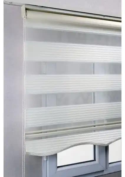 Perde Seçiminde Karşılaştırma: Bizden Perde Etekli Stor ve Brillant Bambu Zebra Perde