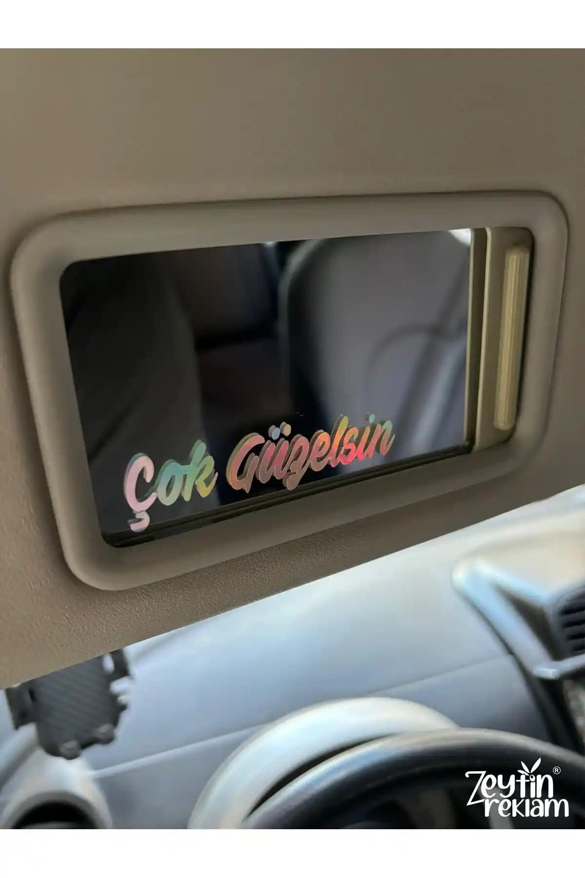 Aracınıza Şıklık Katacak Hologram Güneşlik Ayna Yazısı Ürünü Özellikleri ve Kullanım İpuçları