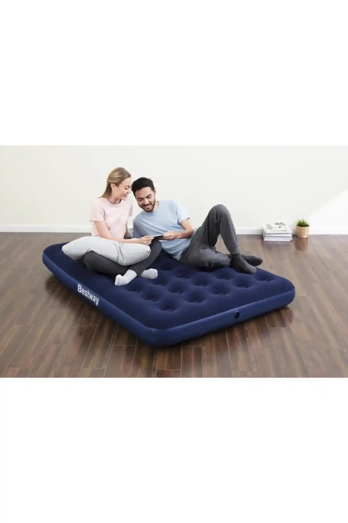 Bestway Çift Kişilik Şişme Yatak: Hızlı Şişirme ve Uzun Ömürlü Kullanım Özellikleri