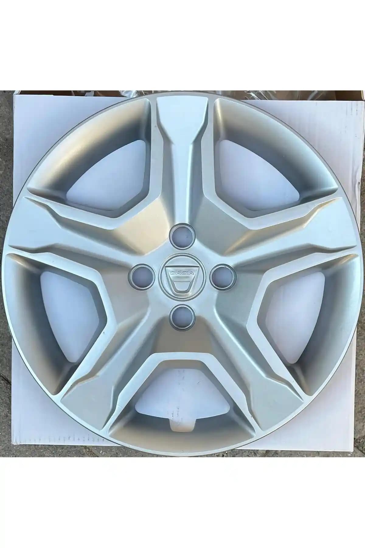 Dacia Sandero İçin 16 İnç Jant Kapağı Takımı Estetik ve Pratik Kullanım Sağlar