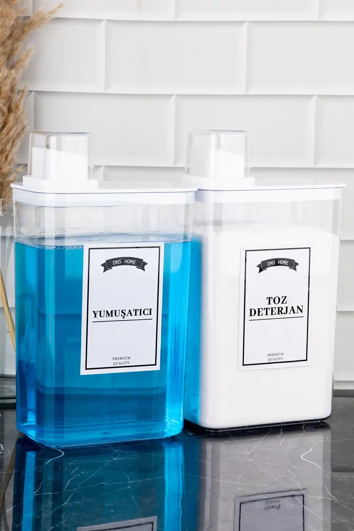 DNS HOME 2'li deterjan saklama kabı seti şık ve dayanıklı tasarımıyla pratik kullanım sağlar