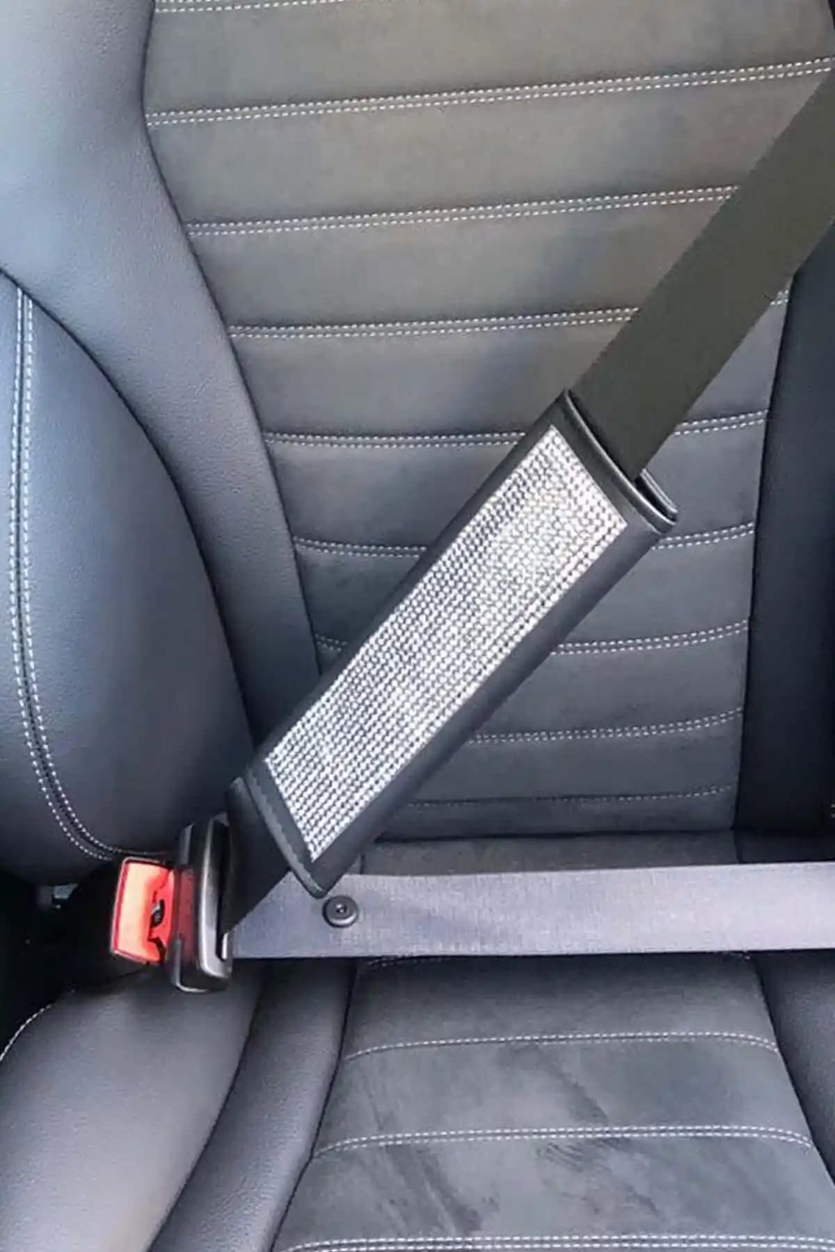 Dr. Pleksi İkili Gümüş Taşlı Kemer Kılıfı: Şıklık ve Dayanıklılığı Bir Arada Sunan Aksesuar