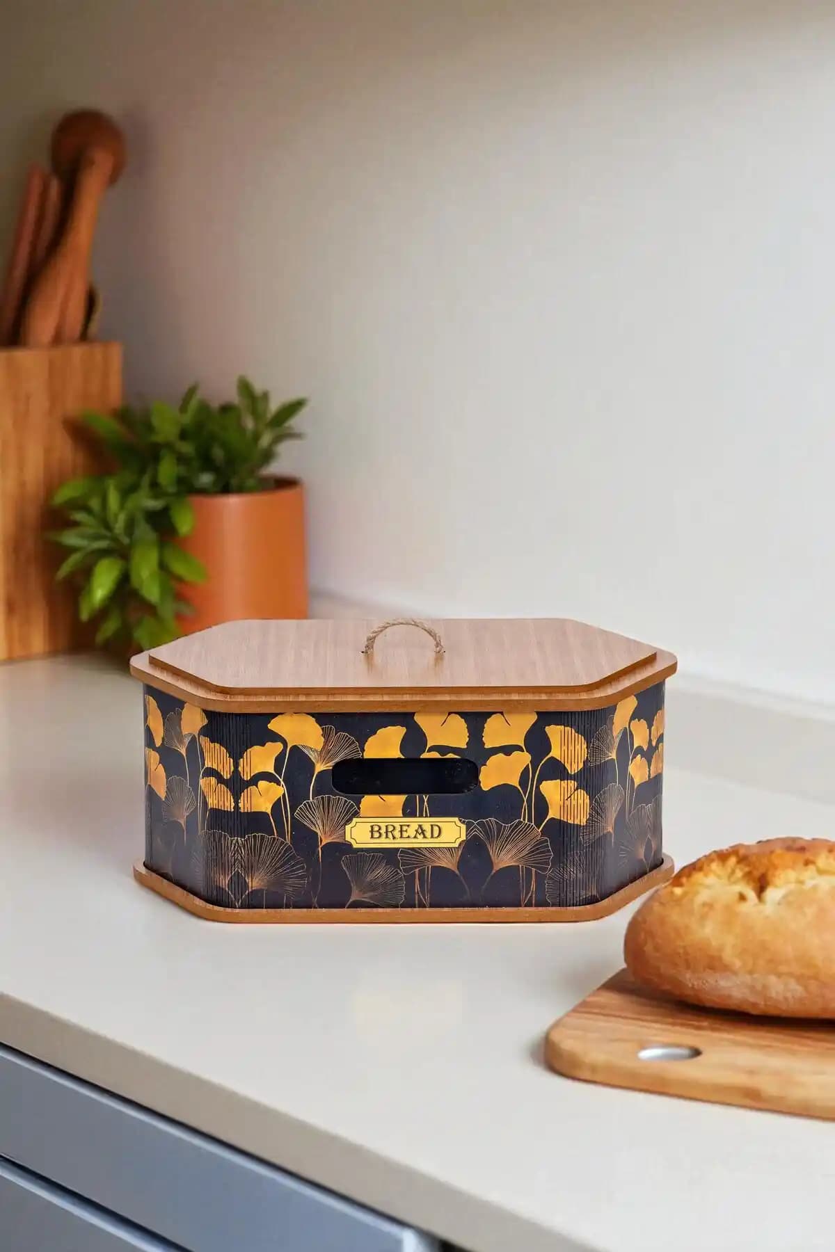 Ecolux Altıgen Çiçek Desenli Doğal Ahşap Ekmeklik: Şık ve Dayanıklı Mutfak Dekorasyonu