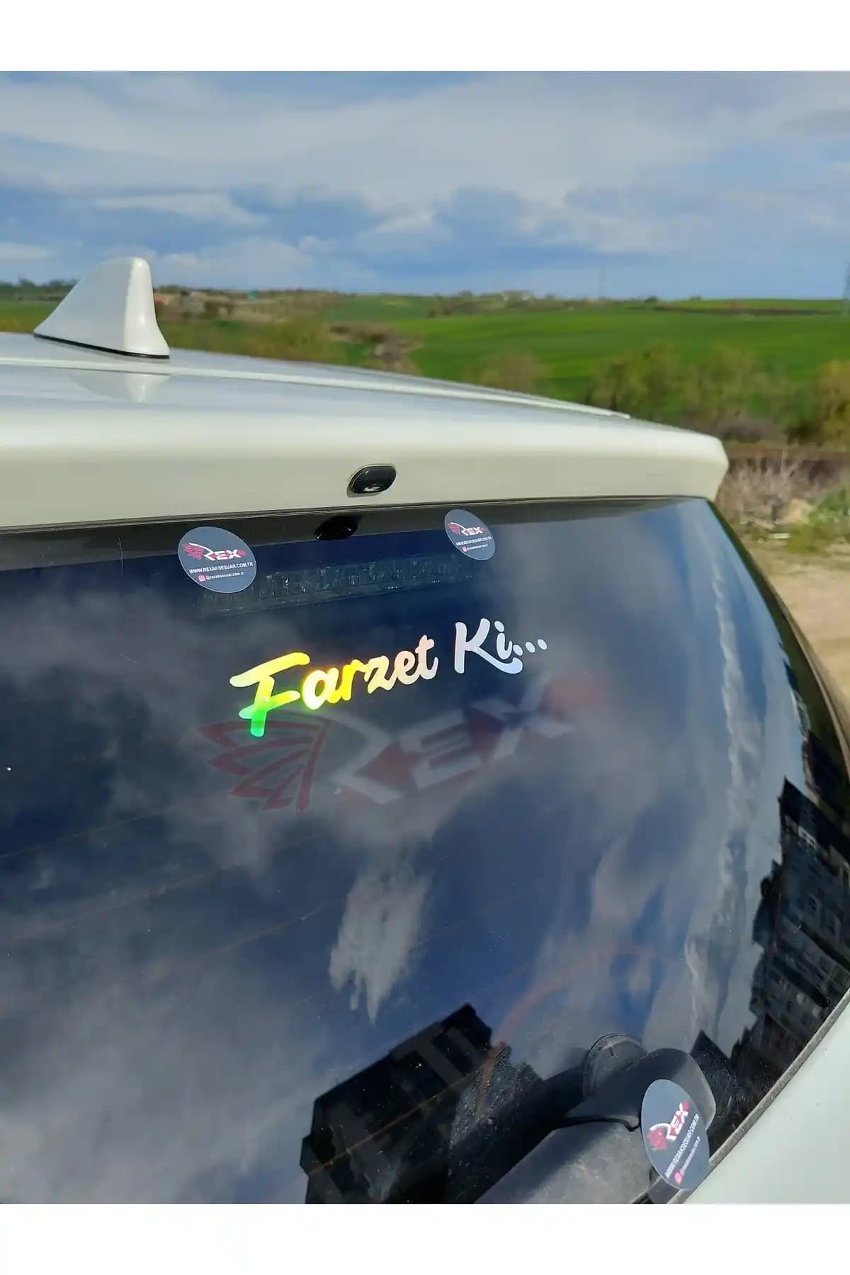 Farzet Ki Hologram Oto Sticker: Modern ve Çekici Tasarım ile Aracınıza Özgünlük Katın