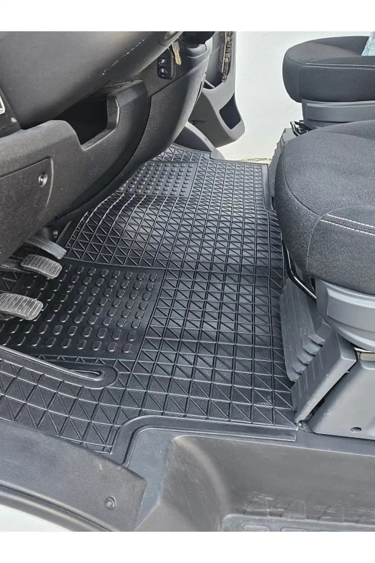 Fiat Ducato, Citroën Jumper ve Peugeot Boxer İçin Dayanıklı ve Uyumlu Paspaslar