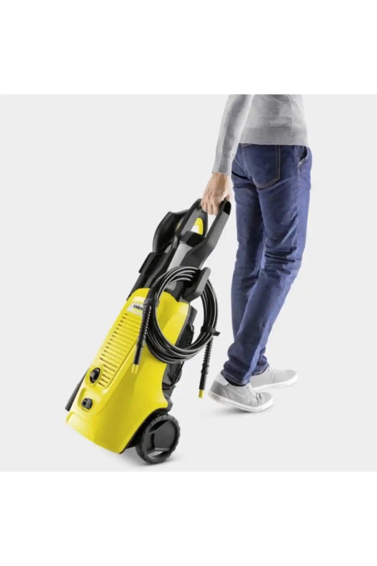 Karcher K 4 Universal 130 Bar Basınçlı Yıkama Makinesi: Güçlü ve Pratik Temizlik Çözümü