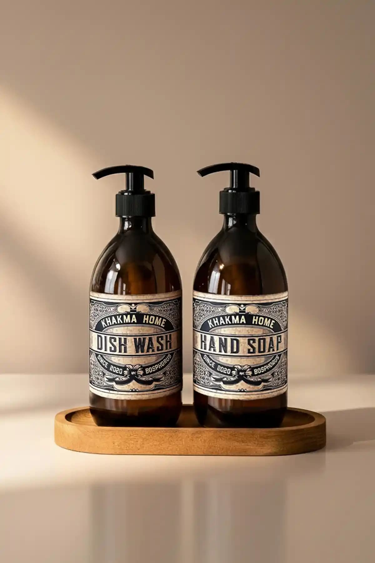 KHAKMA Ahşap Standlı 500 Ml Amber Renkli Vintage Cam Sabunluk Seti Dekoratif Banyo Aksesuarı