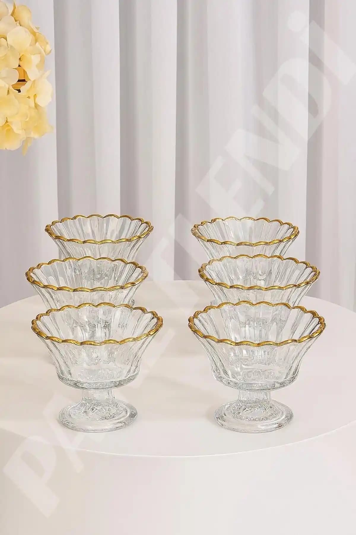 Manolya Gold 6'lı Ayaklı Cam Şekerlik Seti Estetik ve Fonksiyonellik Bir Arada