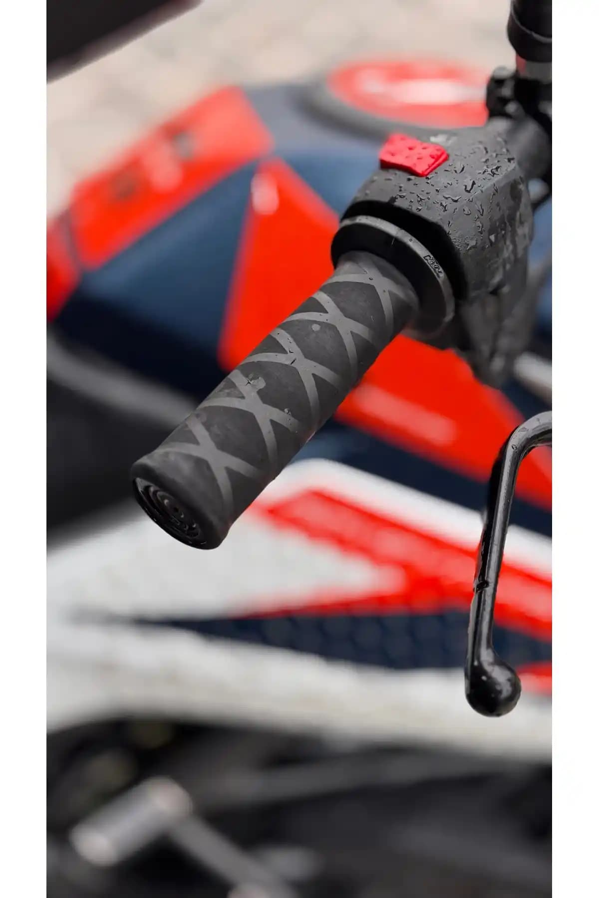 Motobros Mondial Drift L Kauçuk Gidon Sarmalı: Motosiklet Elcik Koruma ve Estetik Çözüm