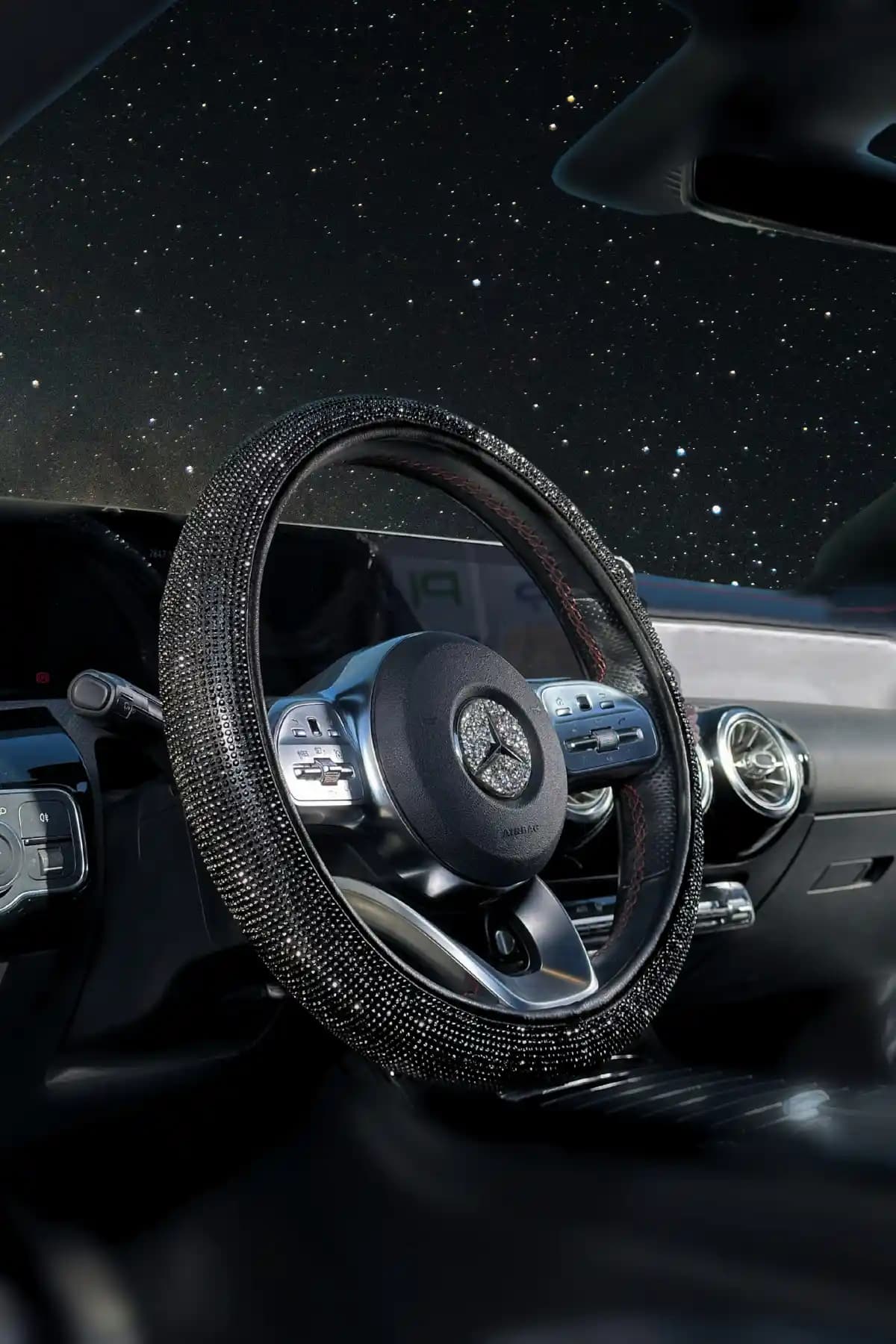 Tasarım Arabam Atike Elif Akın Taş Görünümlü Direksiyon Kılıfı: Estetik ve Dayanıklılık Bir Arada