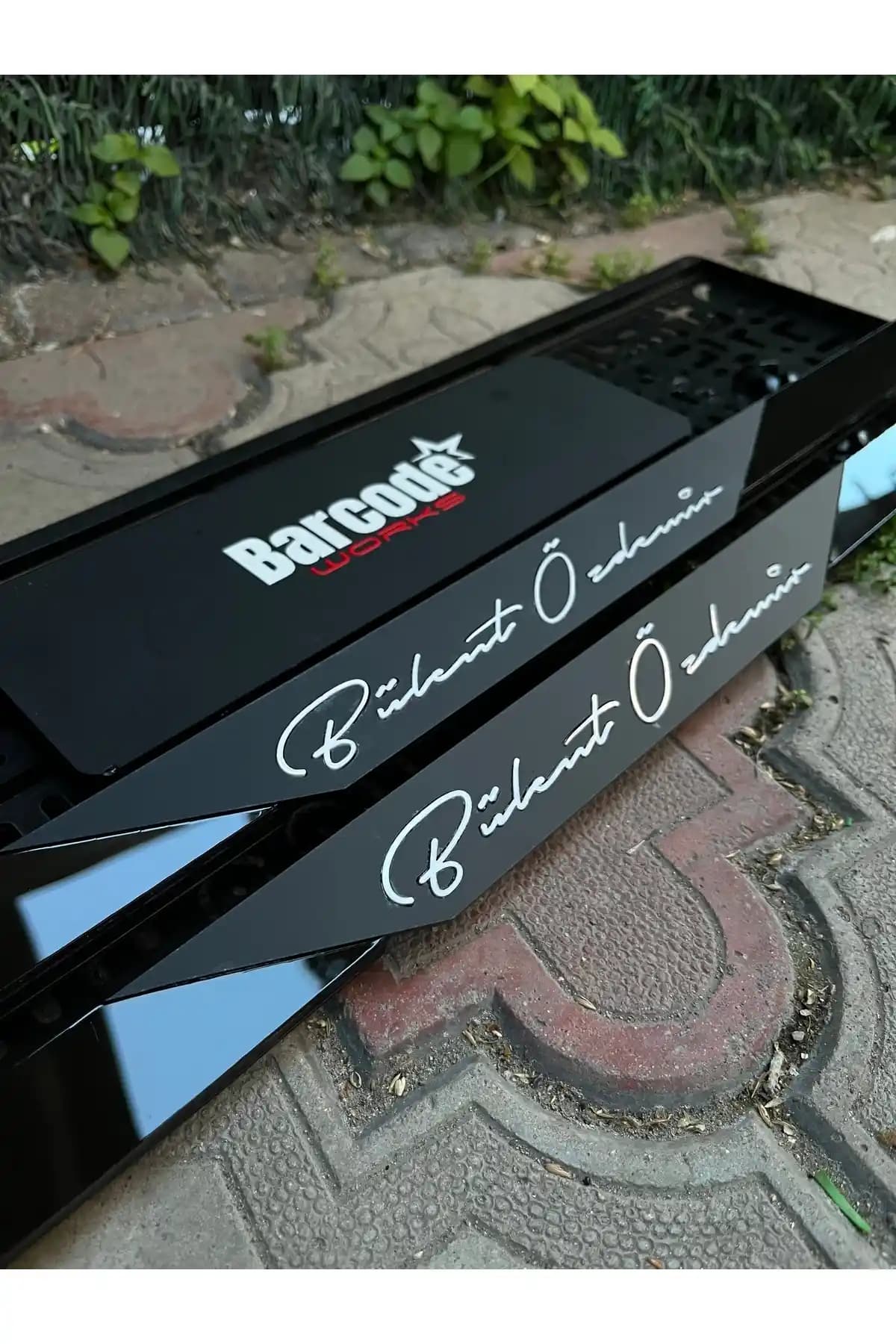 Türkiye Menşeli Pleksi Plakalık Ürünü Özelleştirilebilir ve Dayanıklı Tasarım Özellikleriyle