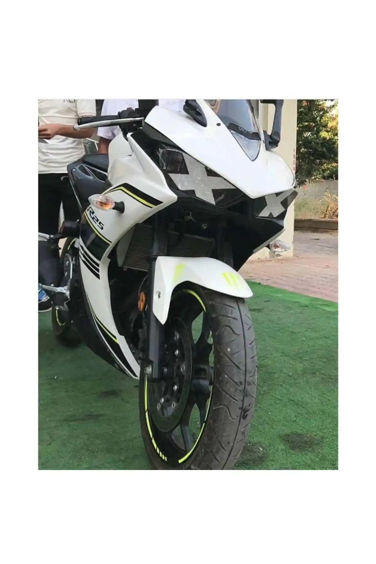 Yamaha R25 Far Kaşı Lensleri: Estetik ve Dayanıklı Motor Aksesuarları