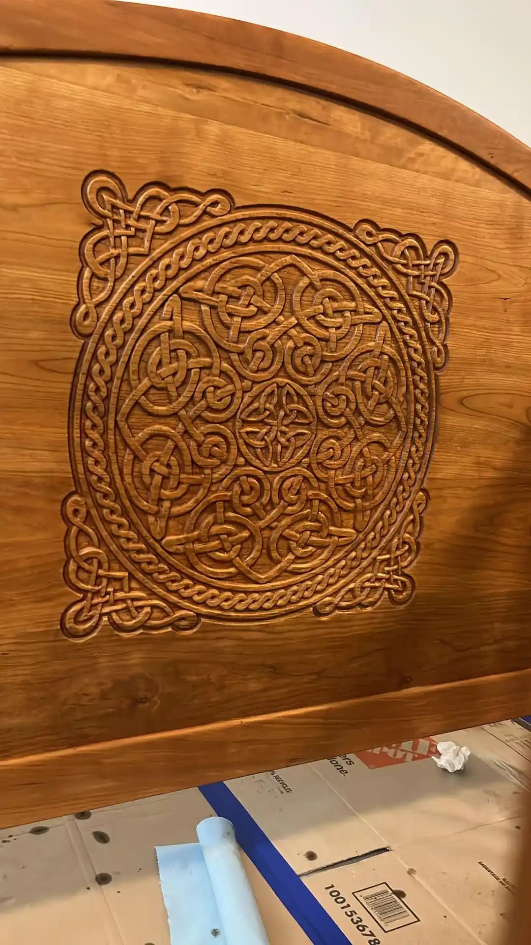 Ahşap Bebek Beşiği Yüzey İşlemleri ve Oyma Teknikleri: Dayanıklılık ve Estetik Yaklaşımlar