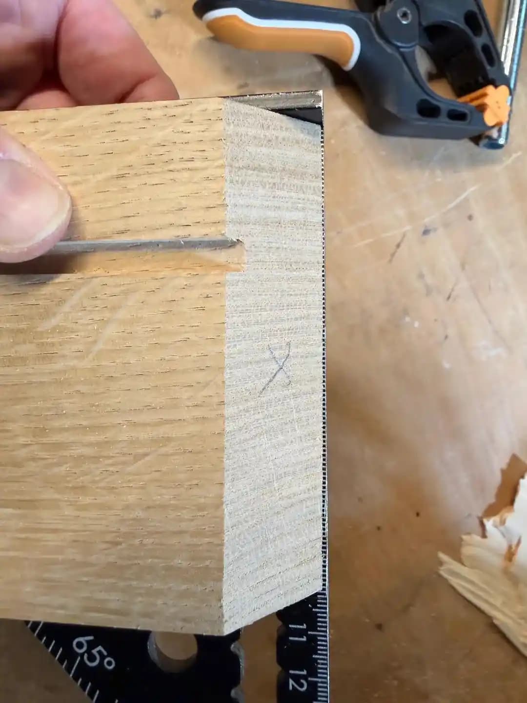 Ahşap İşçiliğinde Mitre Kesim Teknikleri ve Zorluklarının Detaylı İncelenmesi