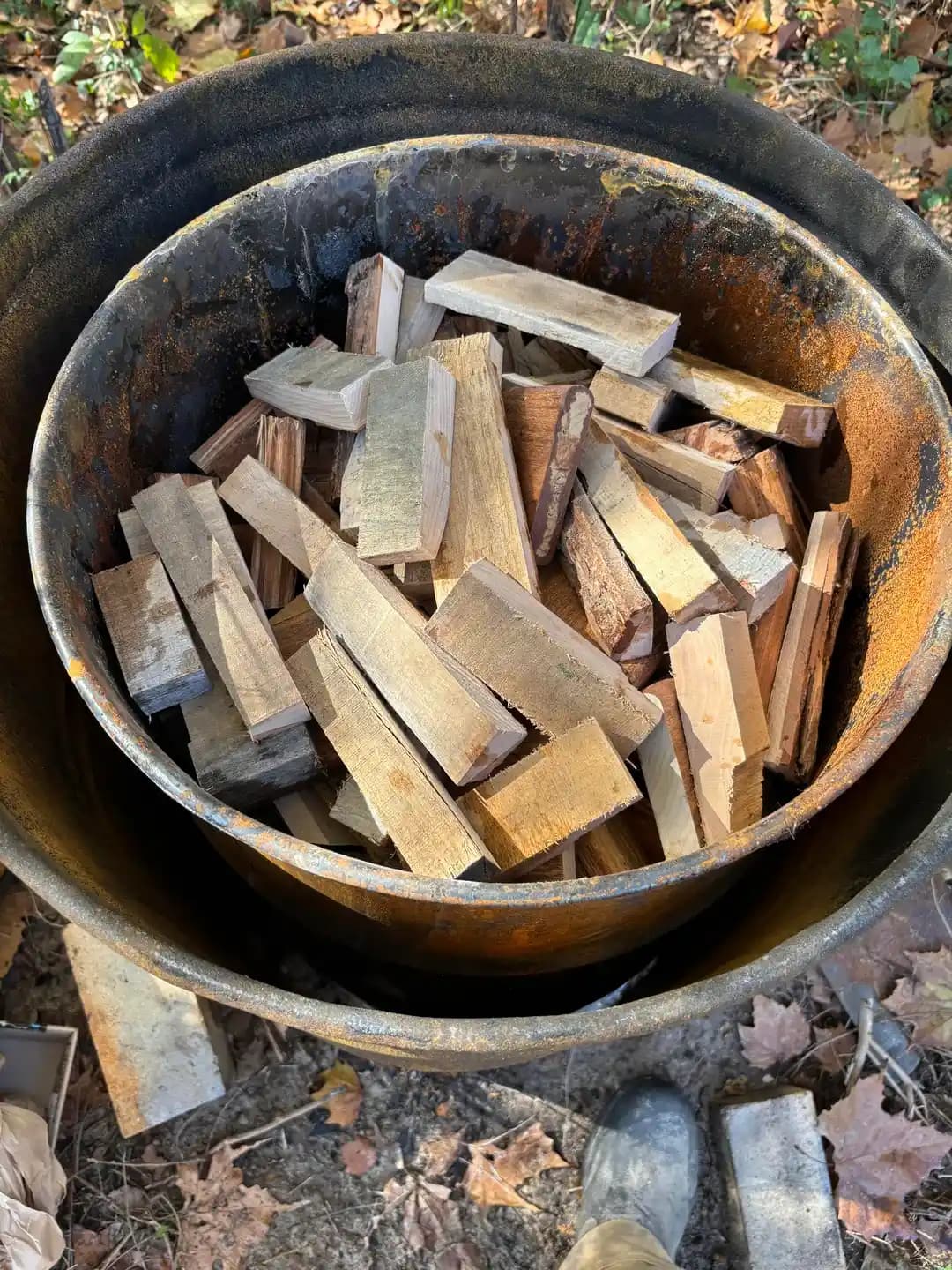 Artan Ahşap Parçalarından Kömür Üretimi: Yöntemler, Ekipman ve Güvenlik Önlemleri