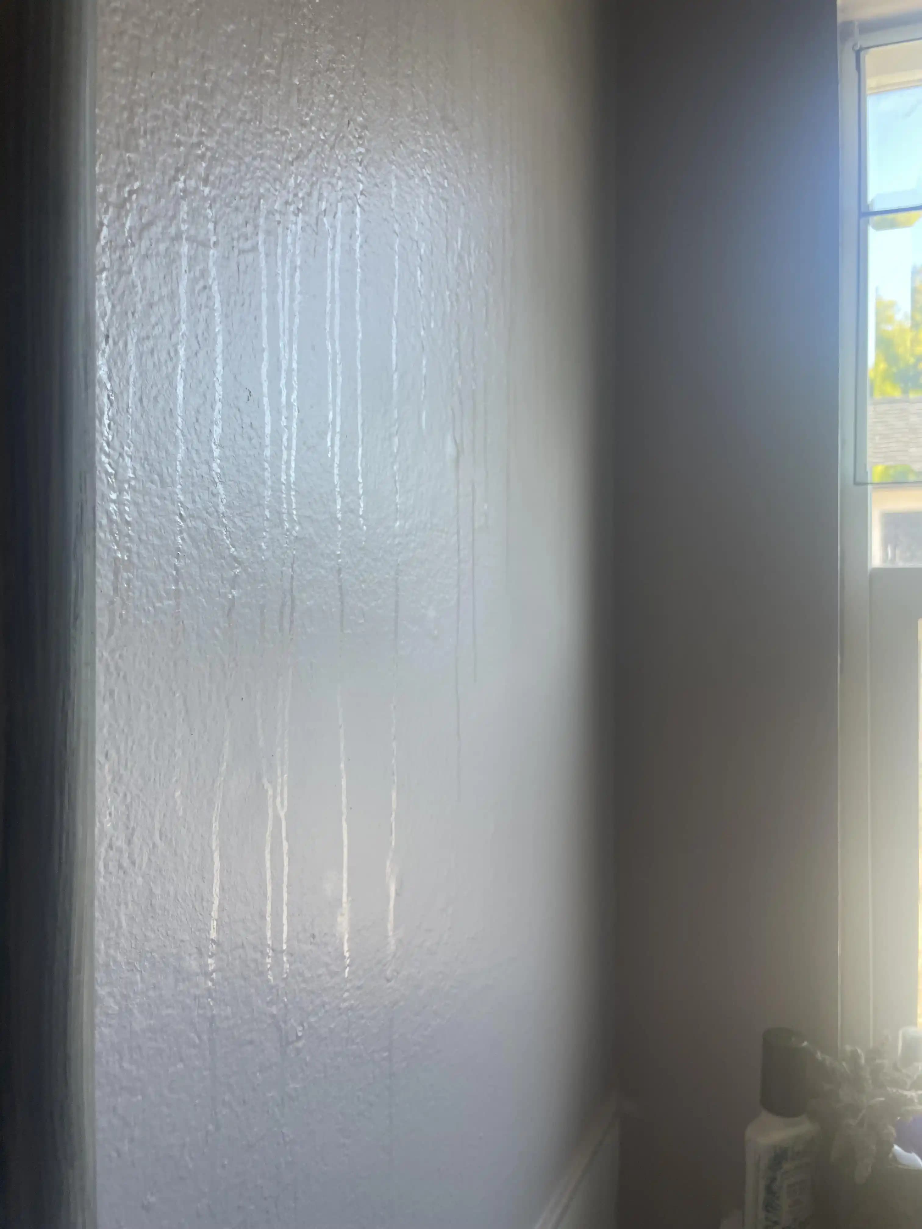 Banyoda Yapışkan Damlamalar ve Surfactant Leaching: Nedenleri ve Çözüm Yöntemleri