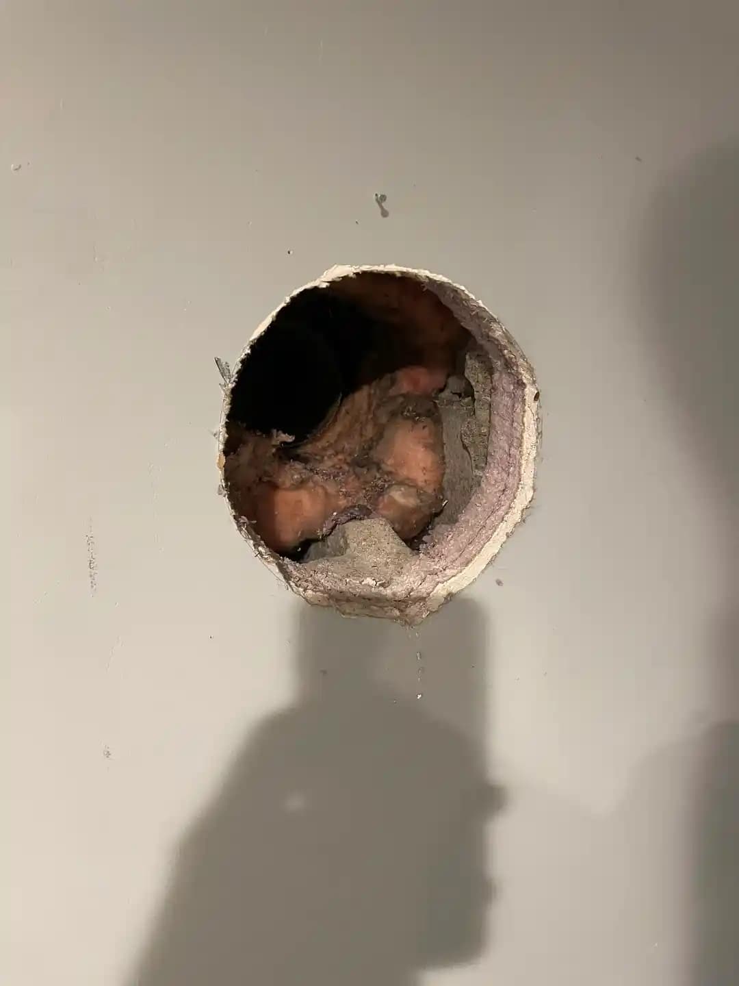 Eski Şömine Borusu Deliklerinin İzolasyonu ve Tamirinde Sprey Köpük ve Diğer Yöntemler