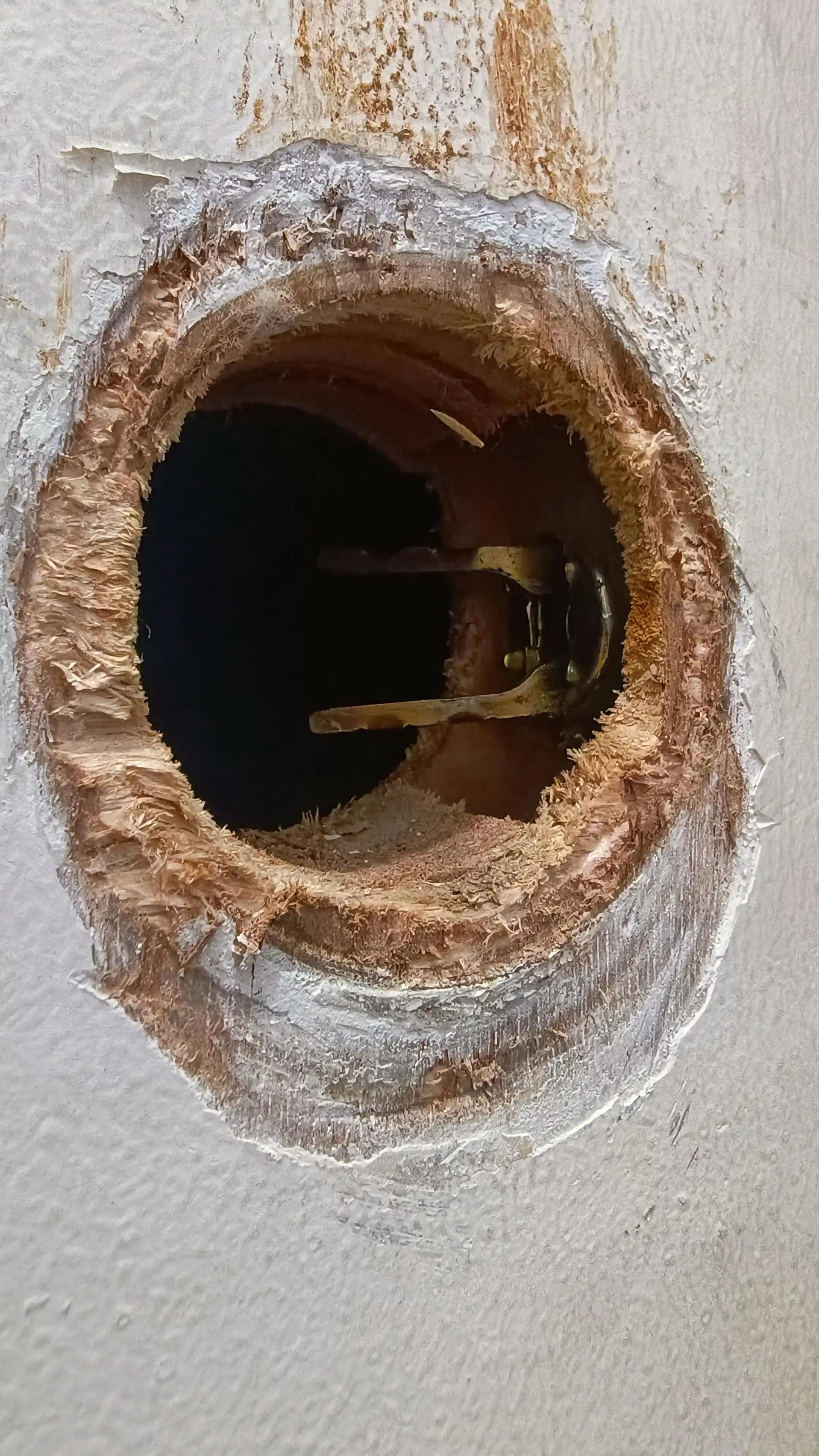 Kapı Kolu Tamiri ve Kapı Açma Yöntemleri: Yaylı Mandal Sorunları ve Çözümleri