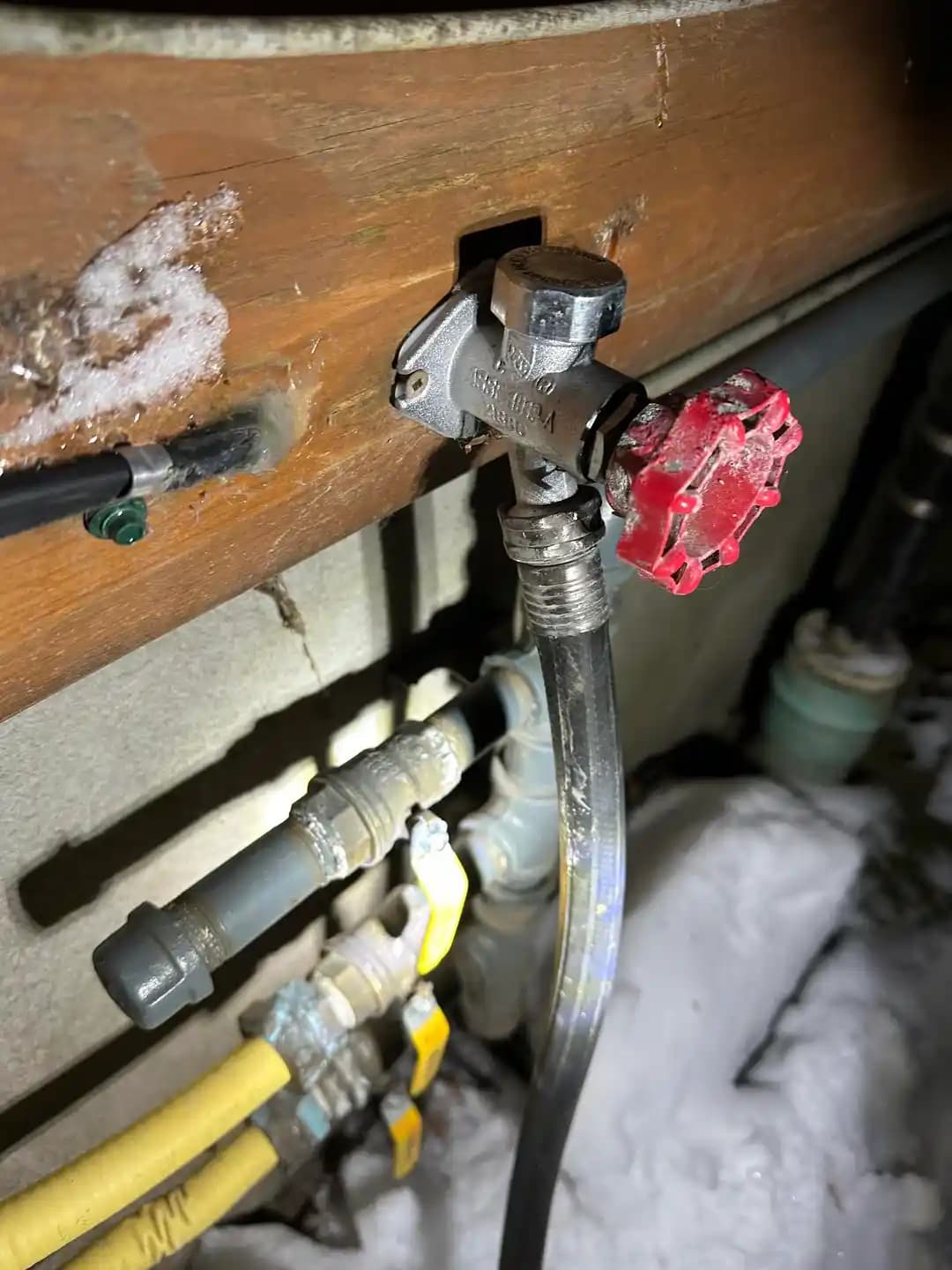 Ontario'da Yeni Ev Sahipleri İçin Yeraltı Hortumu Kullanımı ve Kış Hazırlıkları