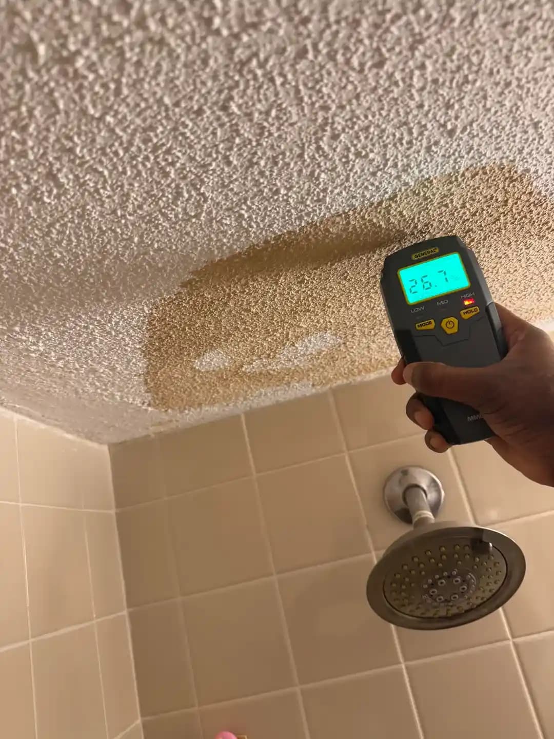 Popcorn Tavanlarda Su Hasarı: Belirtiler, Değerlendirme ve Onarım Yöntemleri