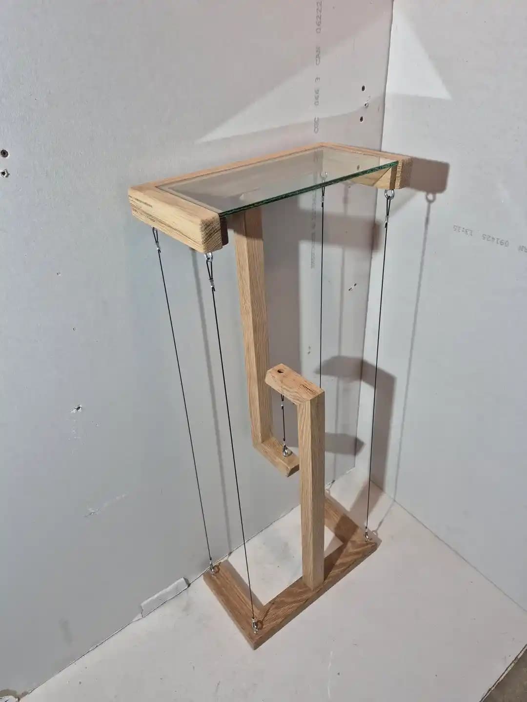 Tensegrity Koridor Masası Tasarımı: Dayanıklılık ve Estetik Değerlendirmesi