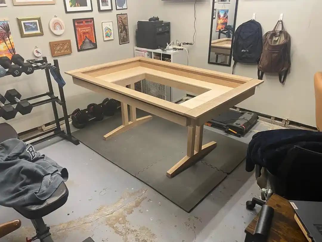 Ahşap Mobilya Yapımında Yapıştırma ve Cilalama Sıralaması: Avantajlar ve Uygulamalar