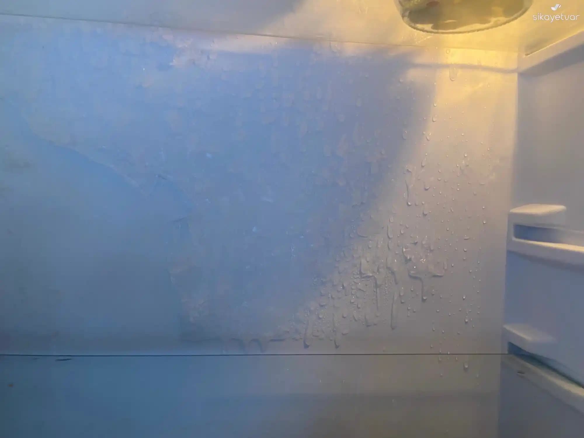 Buzdolabında Su Birikmesi Sorunu ve Etkili Çözüm Yöntemleri Nelerdir?