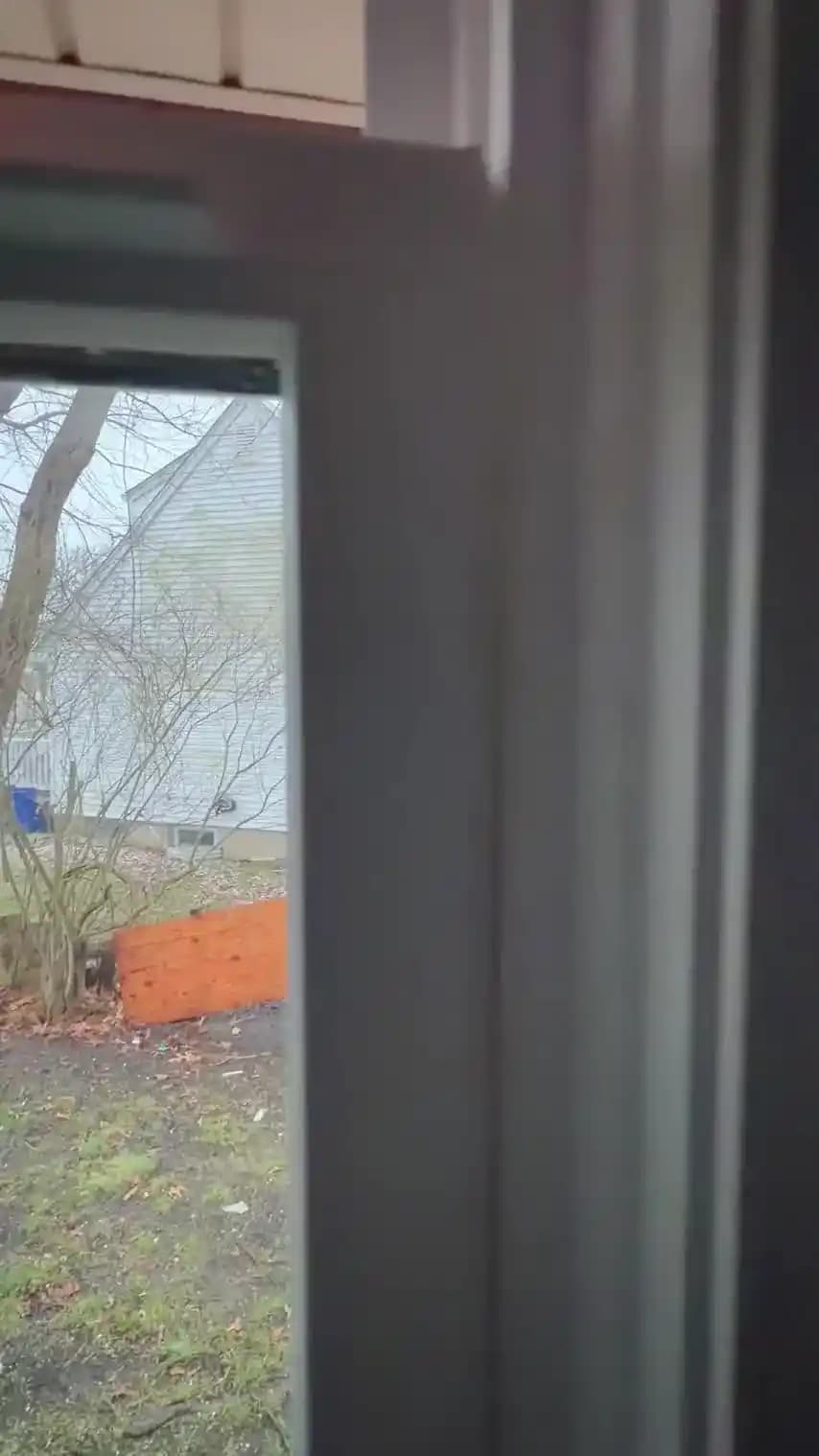 Pella Pencerelerde Oynama ve Işık Sızıntısı Sorunlarının Nedenleri ve Çözüm Yöntemleri