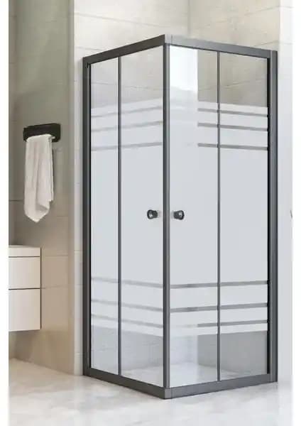 Durul Siyah Desenli ve Siyah Profil 5mm Çizgili Kare Duşakabinleri Karşılaştırması