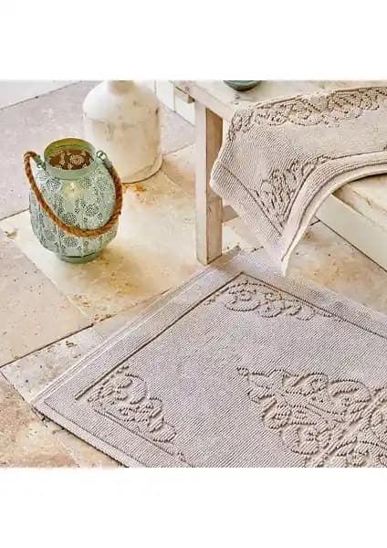 Karaca Home ve Madame Coco Banyo Paspası Karşılaştırması: Özellikler ve Kullanıcı Yorumları